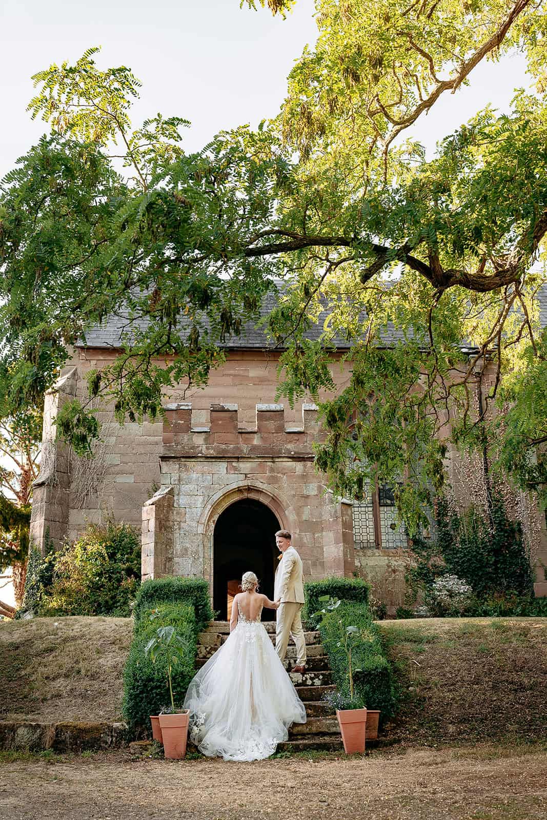 grafton-manor-wedding-couple-photos