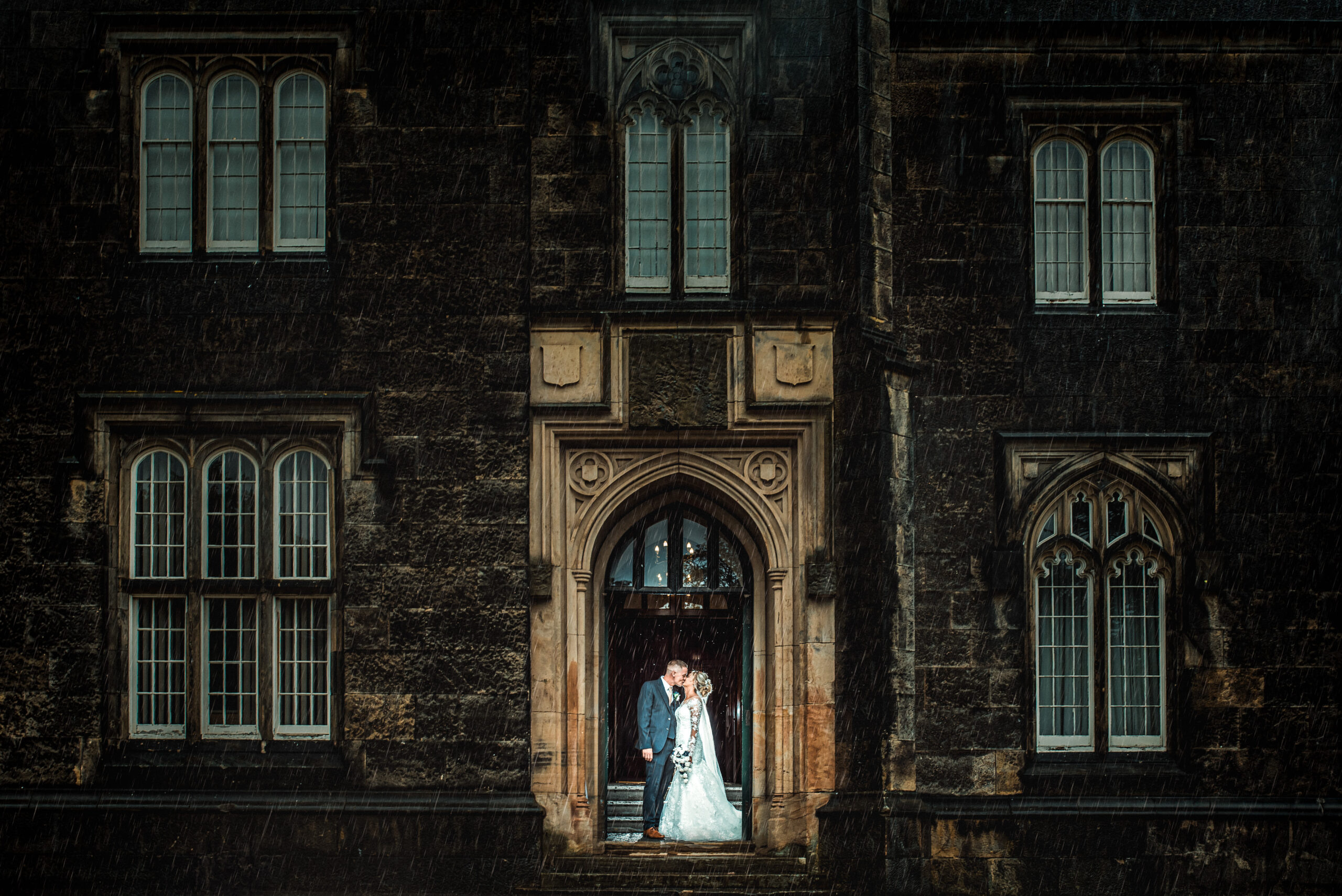 Rain wedding day photography