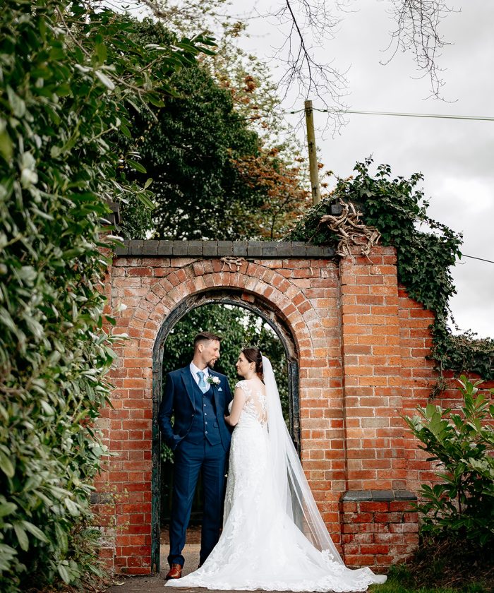 bredenbury court barns wedding photographer - couples portraits
