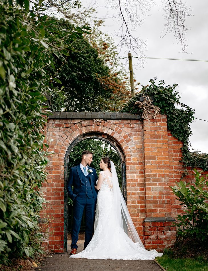 bredenbury court barns wedding photographer - couples portraits