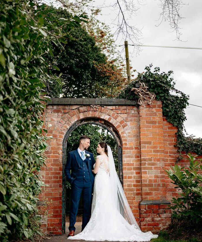 bredenbury court barns wedding photographer - couples portraits