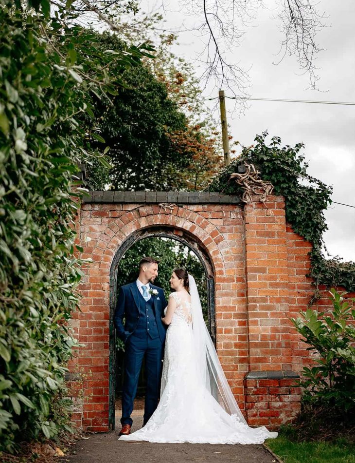 bredenbury court barns wedding photographer - couples portraits