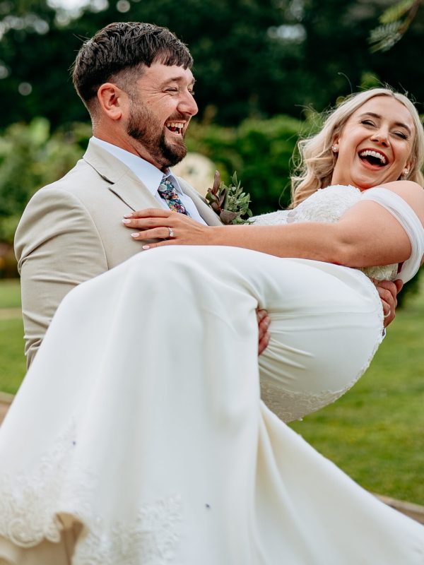 wedding photography staffordshire thorpe gardens