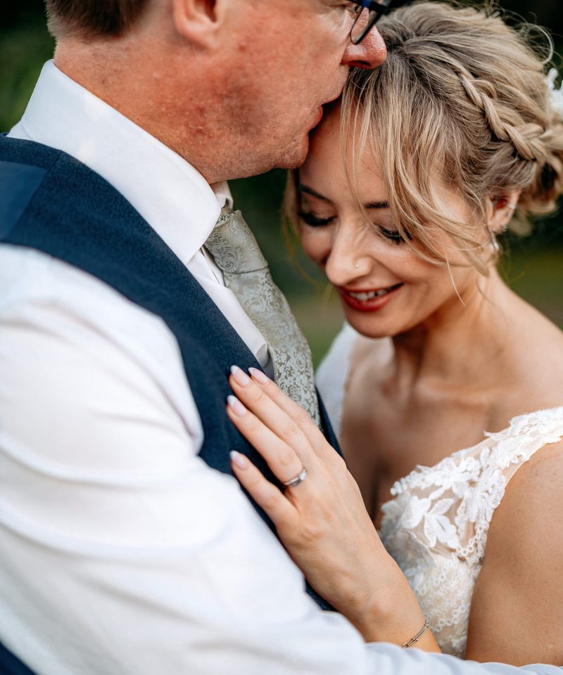 wedding photographer bride and groom intimate portrait