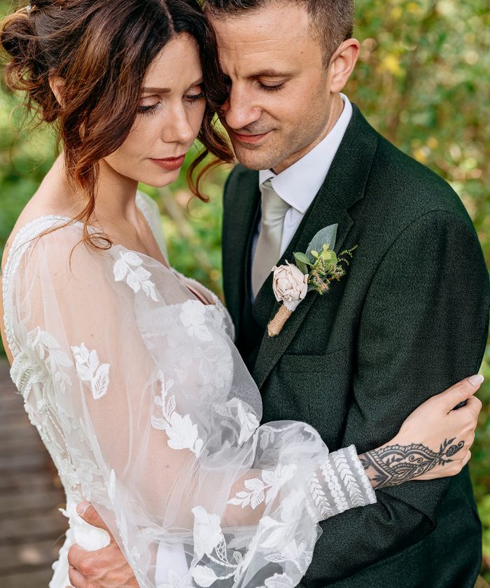 morrells wood Farm Wedding photographer - stunning couple portrait